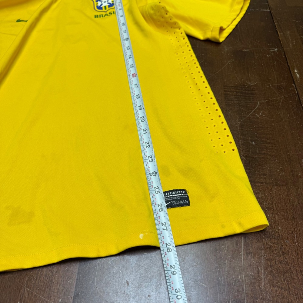 Nike Brazil Soccer Jersey Mens L Yellow Kaka 8 Authentic Dri-FIT 2010 2011 - Picture 7 of 10